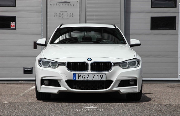 BMW 320d 2 of 5