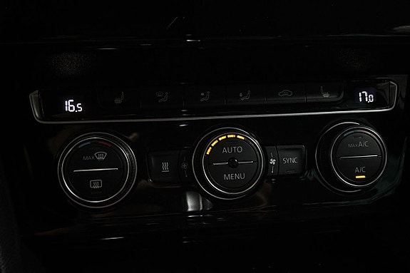 Volkswagen Passat 23 of 28