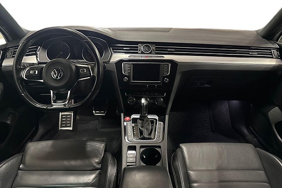 Volkswagen Passat 12 of 28