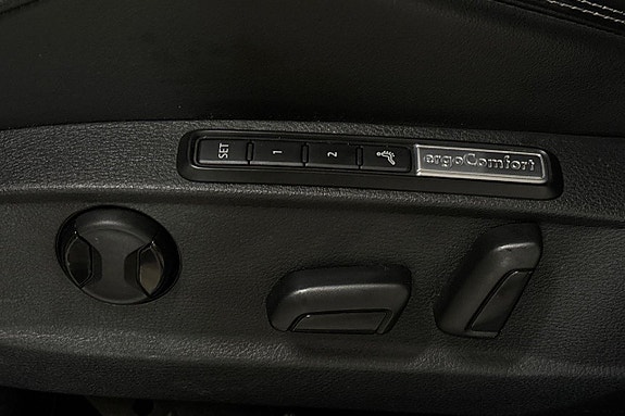 Volkswagen Passat 24 of 28