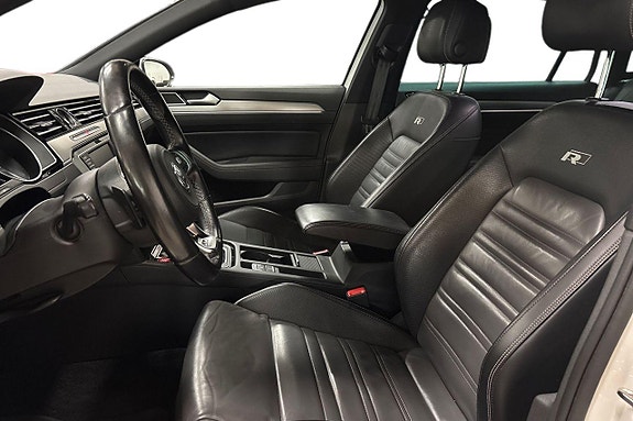 Volkswagen Passat 13 of 28