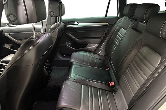 Volkswagen Passat 14 of 28