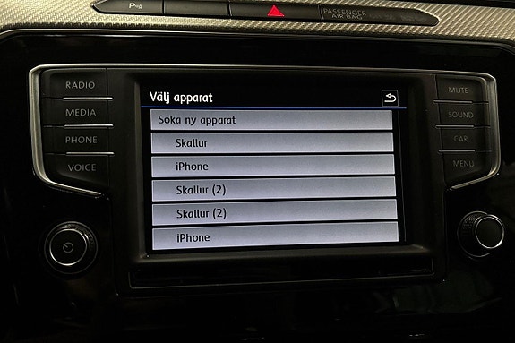 Volkswagen Passat 19 of 28