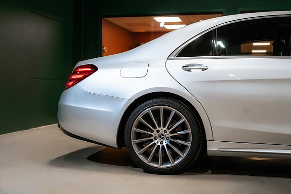 Mercedes-Benz S560 6 of 28