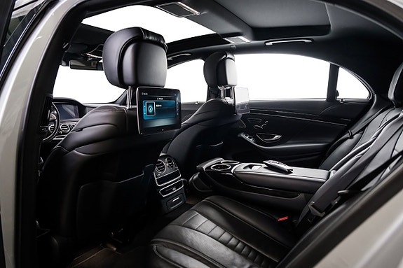 Mercedes-Benz S560 26 of 28