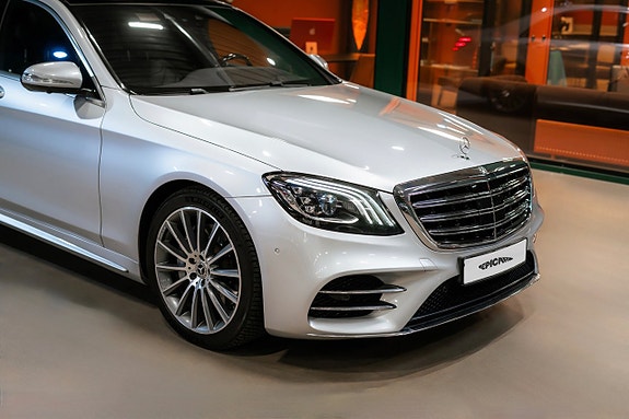 Mercedes-Benz S560 2 of 5