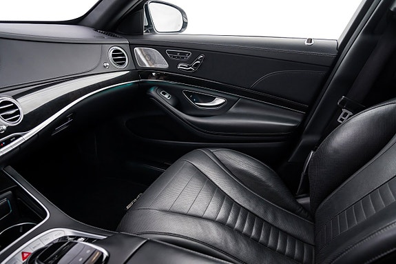 Mercedes-Benz S560 16 of 28