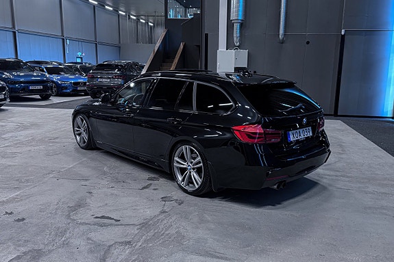 BMW 320d 4 of 5