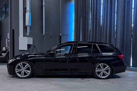 BMW 320d 3 of 5