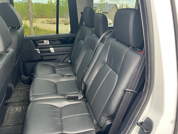 Land Rover Discovery 4 6 of 6