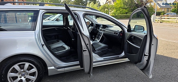 Volvo V70 9 of 18