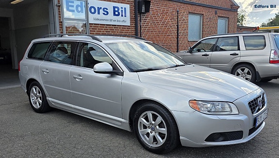 Volvo V70 4 of 5