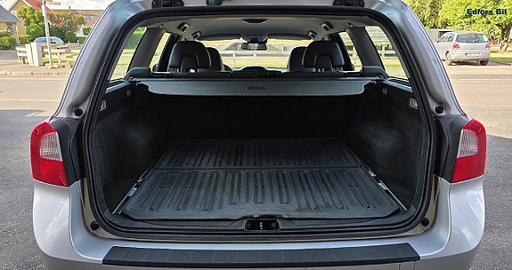 Volvo V70 10 of 18