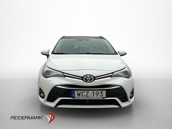 Toyota Avensis 2 of 5