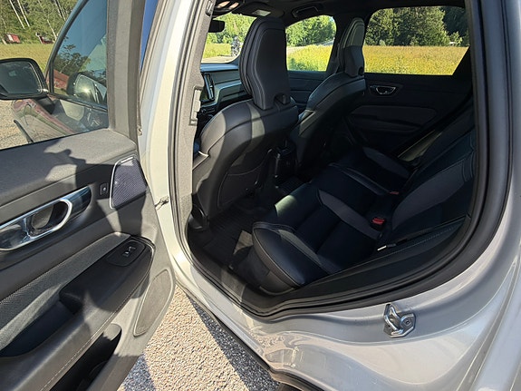 Volvo XC60 8 of 12