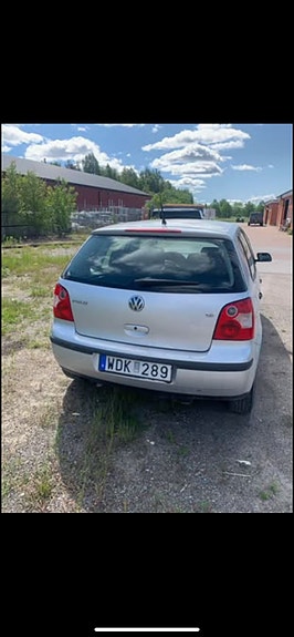 Volkswagen Polo 2 of 3