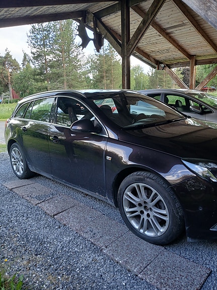 Opel Insignia 2 of 5