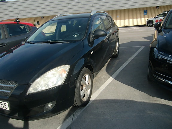 Kia Ceed 2 of 2