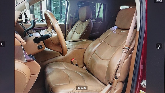 Cadillac Escalade 4 of 5