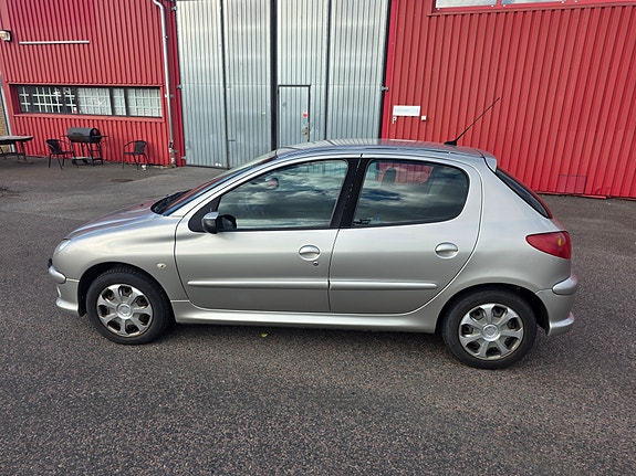Peugeot 206 3 of 5