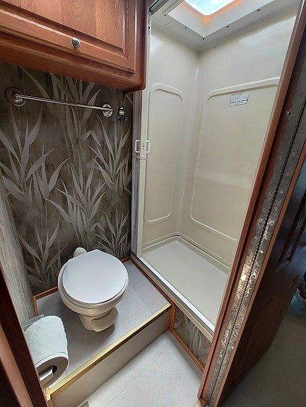 Ford Chateau Citation 13 of 15