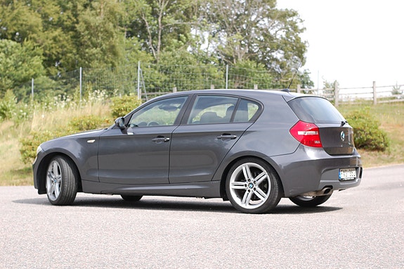 BMW 120i 4 of 5
