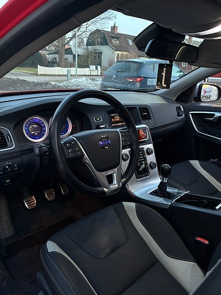 Volvo S60 3 of 5
