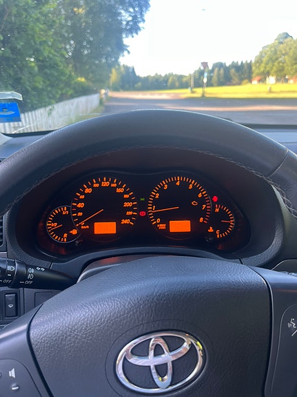 Toyota Avensis 5 of 5