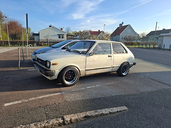 Toyota Starlet 2 of 3