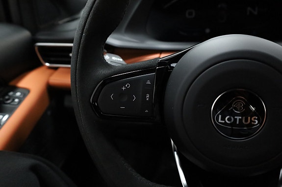 Lotus Emira 22 of 28