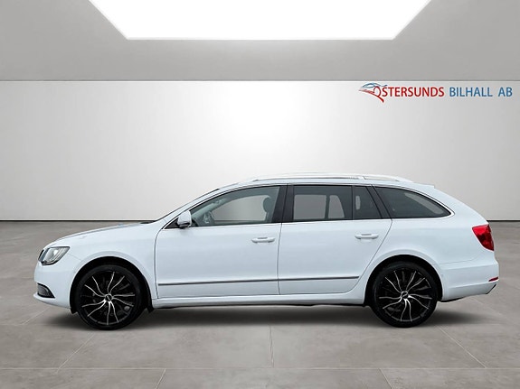Skoda Superb 4 of 5