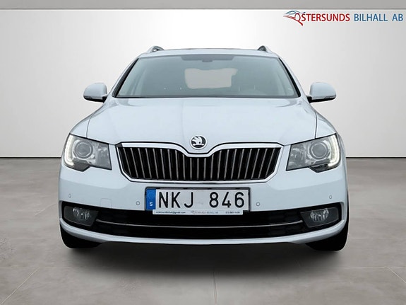 Skoda Superb 2 of 5