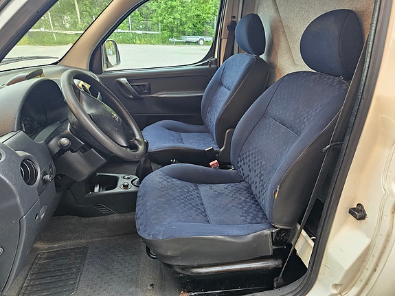 Peugeot Partner 4 of 5
