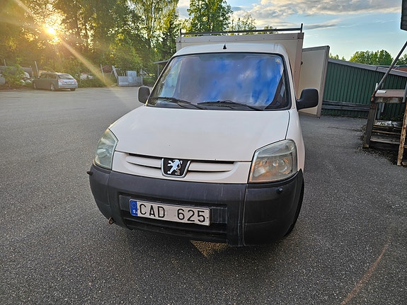 Peugeot Partner 2 of 5