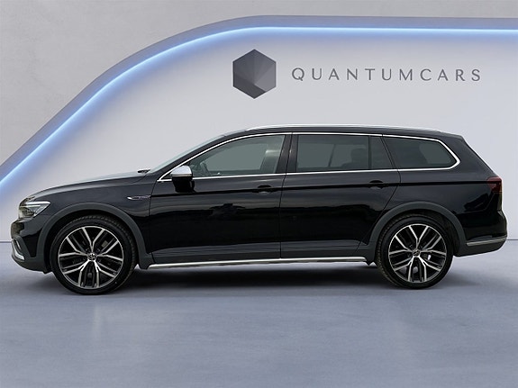 Volkswagen Passat Alltrack 3 of 5