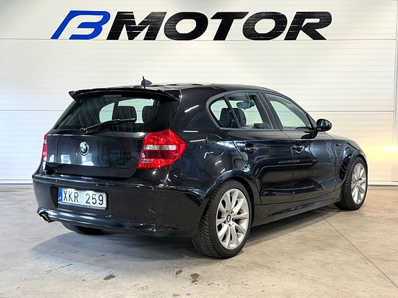 BMW 120d 4 of 5