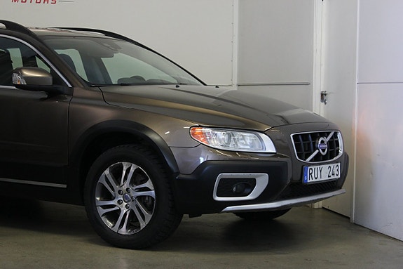 Volvo XC70 2 of 21