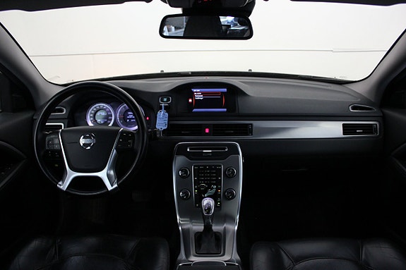 Volvo XC70 14 of 21