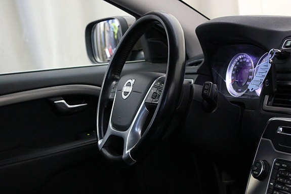 Volvo XC70 17 of 21