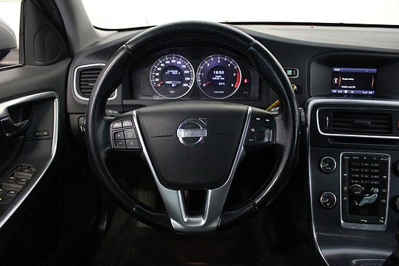 Volvo V60 14 of 19