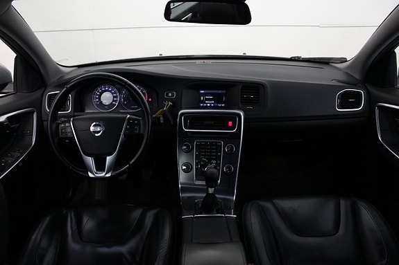 Volvo V60 13 of 19