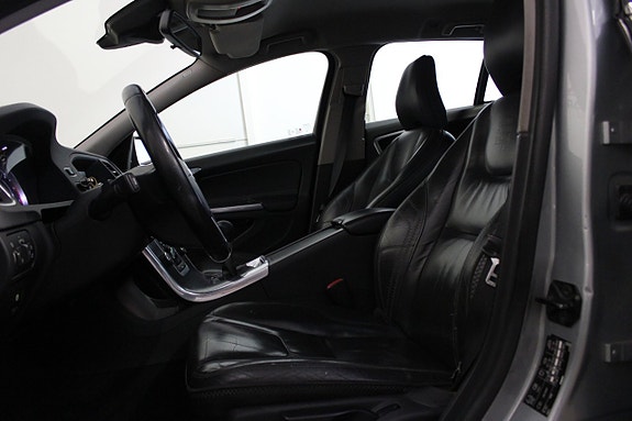 Volvo V60 10 of 19