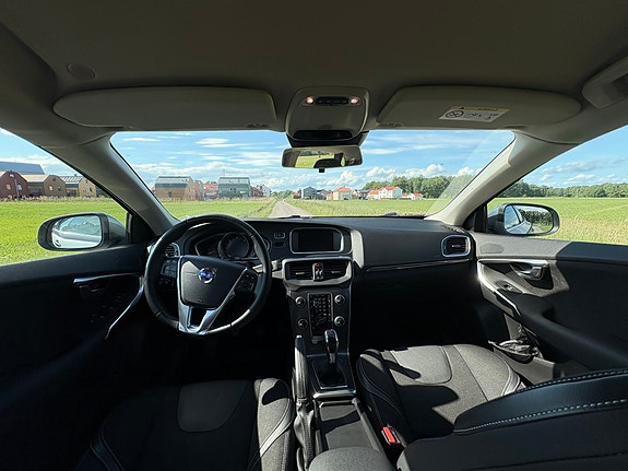 Volvo V40 4 of 5