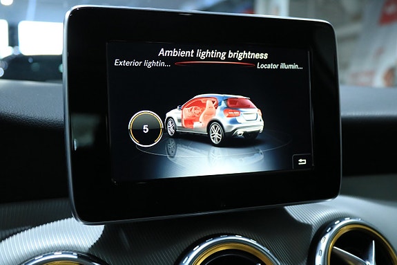Mercedes-Benz GLA200 20 of 25