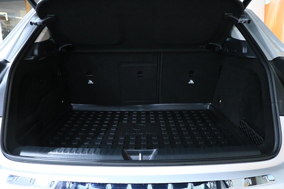 Mercedes-Benz GLA200 25 of 25