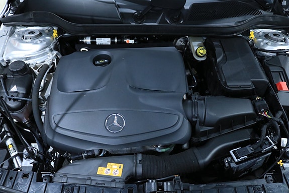 Mercedes-Benz GLA200 24 of 25