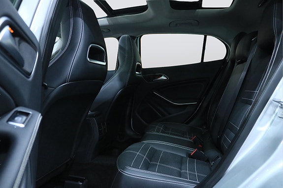 Mercedes-Benz GLA200 6 of 25