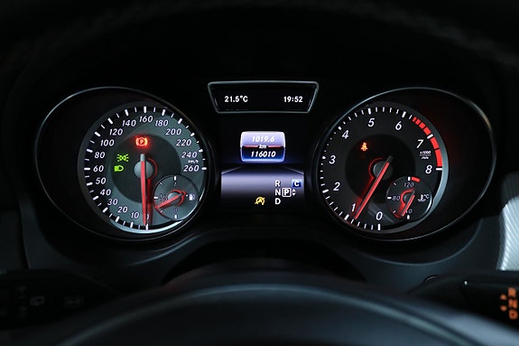 Mercedes-Benz GLA200 9 of 25