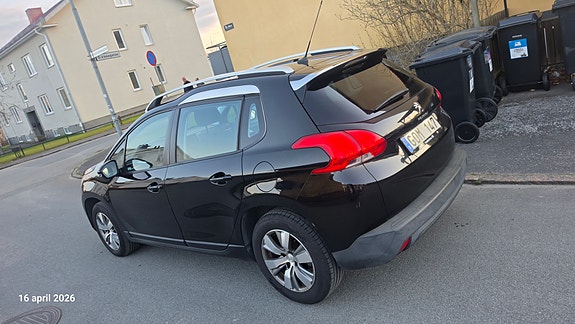 Peugeot 2008 3 of 5