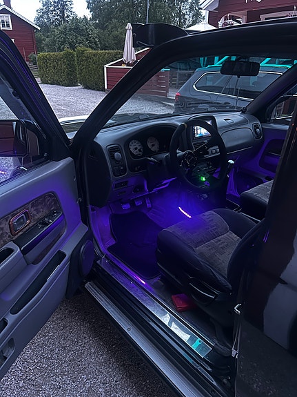Nissan King Cab 3 of 8